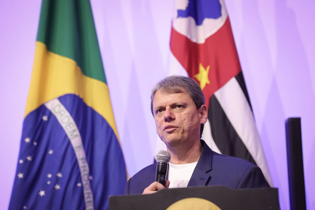 Crise entre Brasil e Estados Unidos: Tarcísio ignora Bolsonaro e defende cooperação via Itamaraty