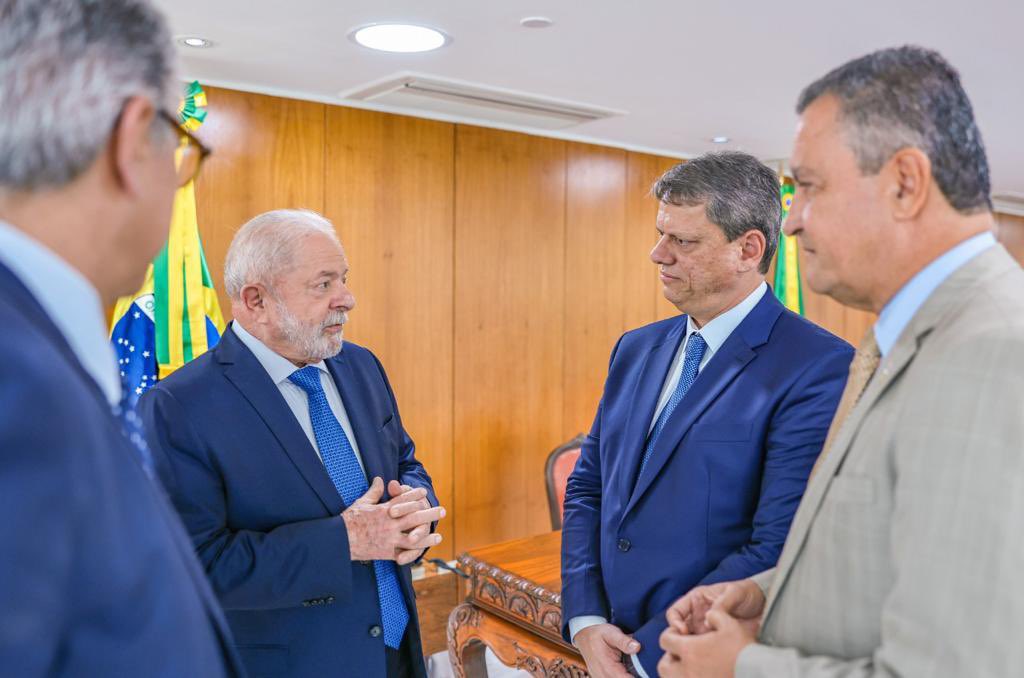 Governos Federal e de São Paulo disputam protagonismo em reuniões sobre tarifas de Trump