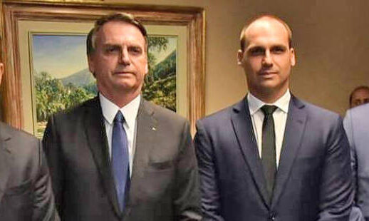 PF indicia Bolsonaro e filho por coação no inquérito do golpe