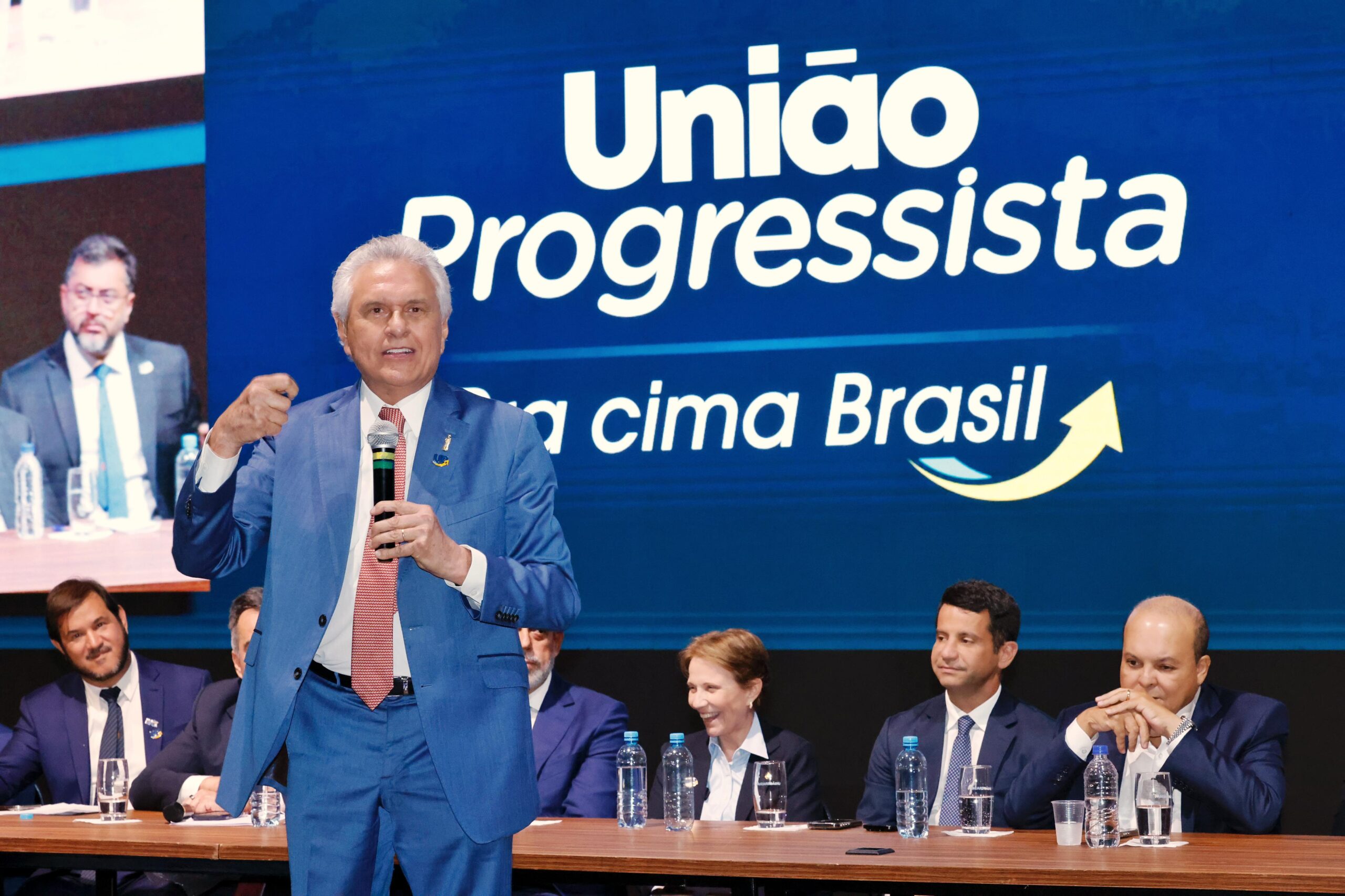 Caiado cobra saída do governo e sua candidatura à presidência em convenção do novo UP