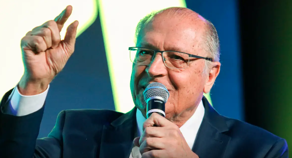 Plano de contingência ao tarifaço deve sair até terça, diz Alckmin