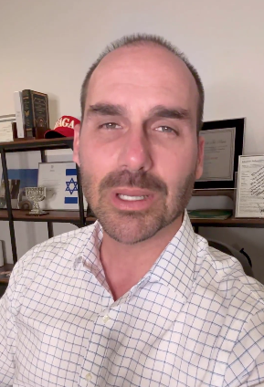 'Tamo junto, pastor', diz Eduardo Bolsonaro para Silas Malafaia