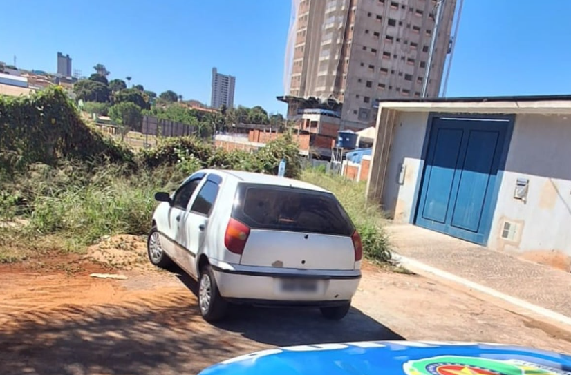Dupla é presa após invadir casa, fazer churrasco com cervejas e uísque, em Rio Verde