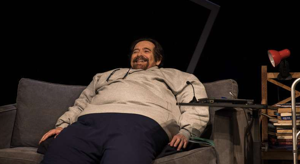 Teatro em Goiânia: José de Abreu volta aos palcos com ‘A Baleia’, em setembro