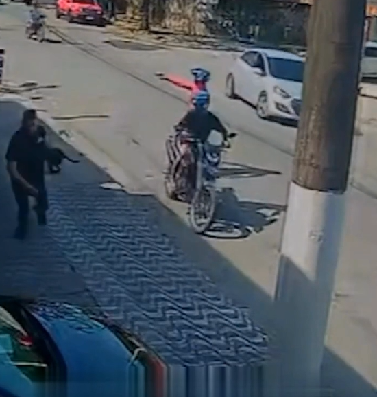 Vídeo mostra cachorro ao enfrentar criminosos durante tentativa de homicídio no Guarujá