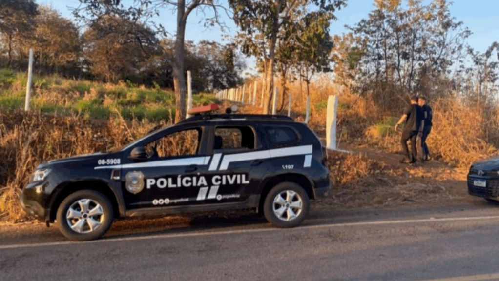 Durante buscas, policiais encontraram um dos adolescentes às margens da rodovia ao tentar conseguir carona para escapar
