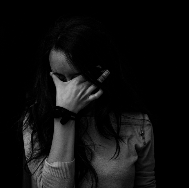 Mulher é internada à força pela mãe para impedir participação em audiência em Goiânia
