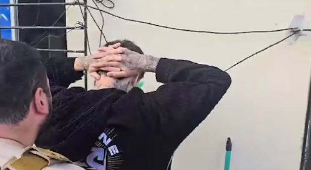 Jovem suspeito de ameaçar youtuber Felca e comercializar conteúdo infantil é preso em Olinda