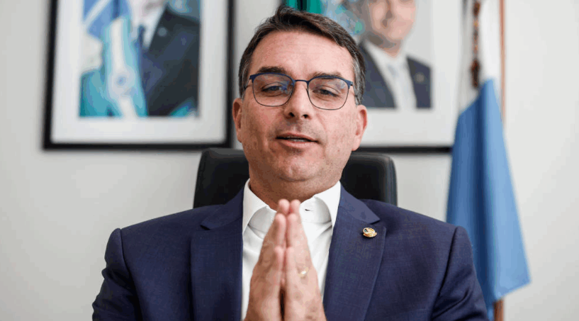 Segundo ele, a medida fere o respeito devido a um ex-presidente da República