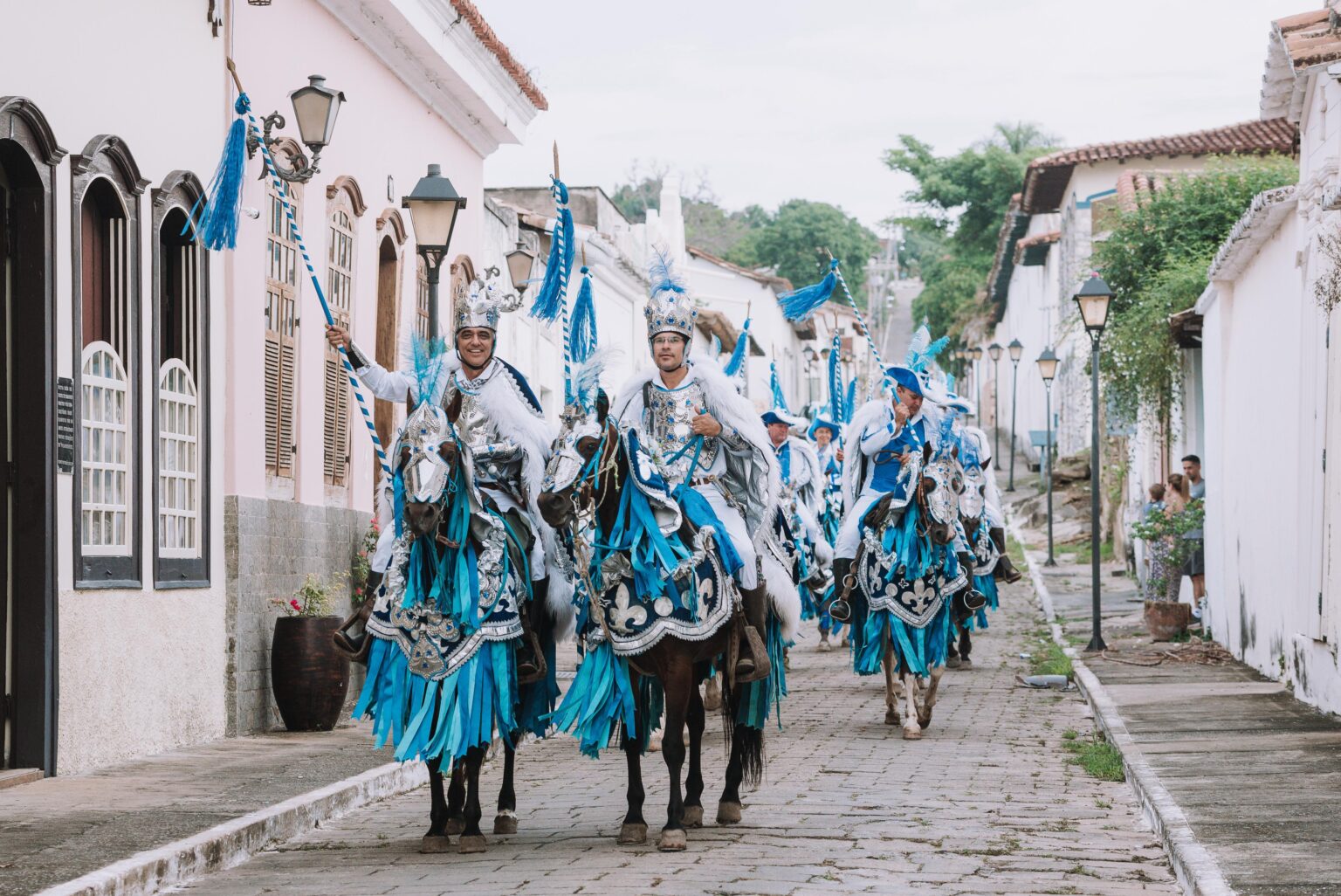 Máscaras e cavalos tomam conta da Cidade de Goiás no Circuito das Cavalhadas