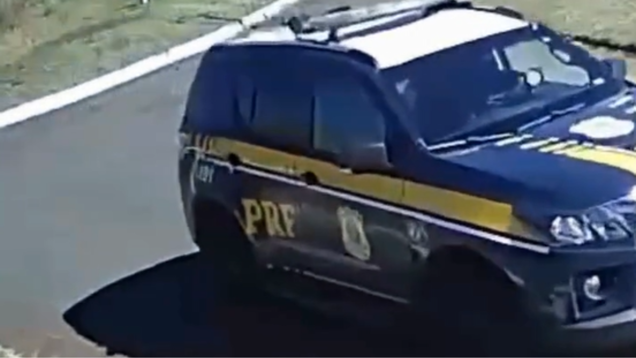 Homem pula de carro em movimento e escapa de sequestro relâmpago no Paraná