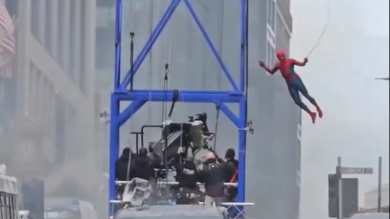 Anunciado em 2023, o quarto filme da franquia retoma a parceria entre Tom Holland (Peter Parker) e Zendaya (MJ)