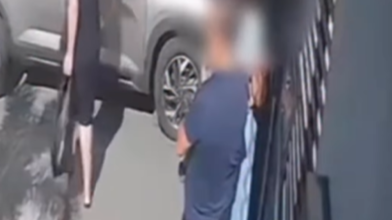 Homem com criança no colo foge de pitbull solto em bairro de Maringá
