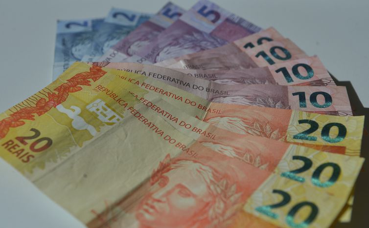 Dono da Ultrafarma, fiscal da Fazenda e executivo da Fast Shop são presos na Operação Ícaro