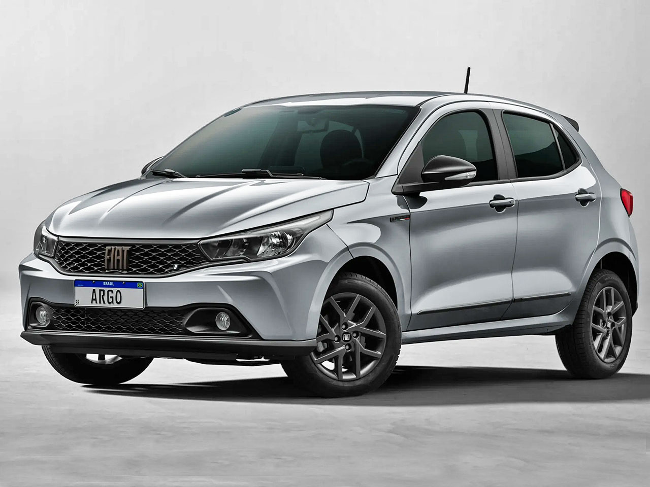 Lançado em 2027, Fiat Argo alcança 600 mil unidades vendidas no Brasil