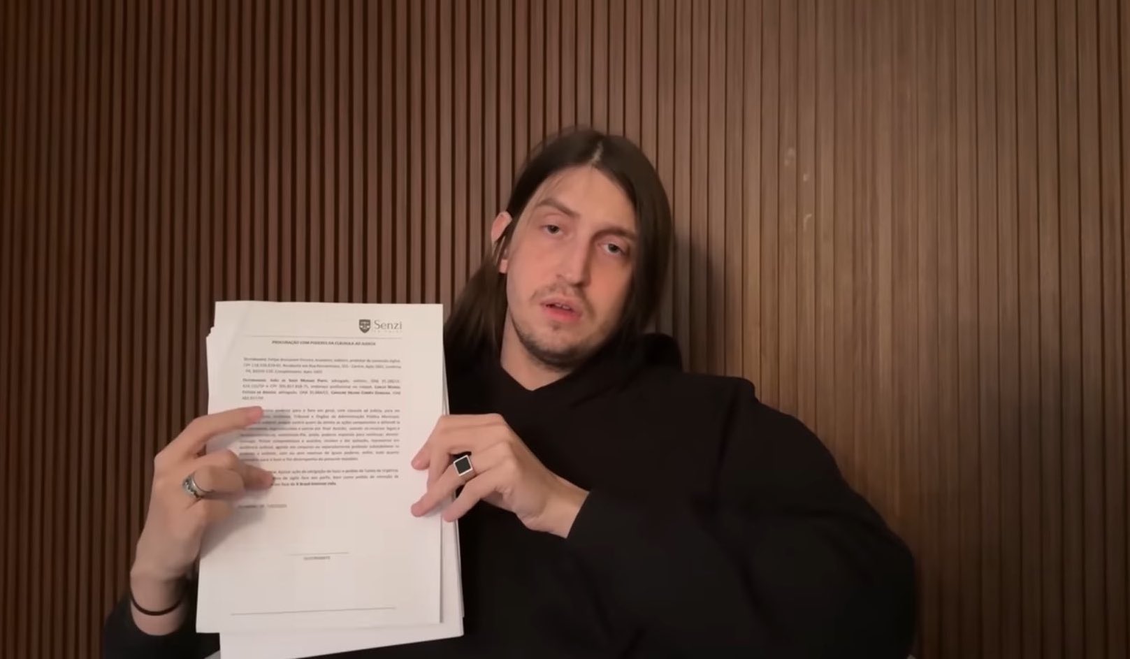 Felca passou a andar em blindado com seguranças após denunciar influencers