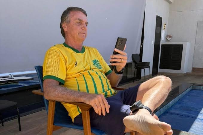 Isolamento de Bolsonaro na prisão embaralha articulação da direita para 2026