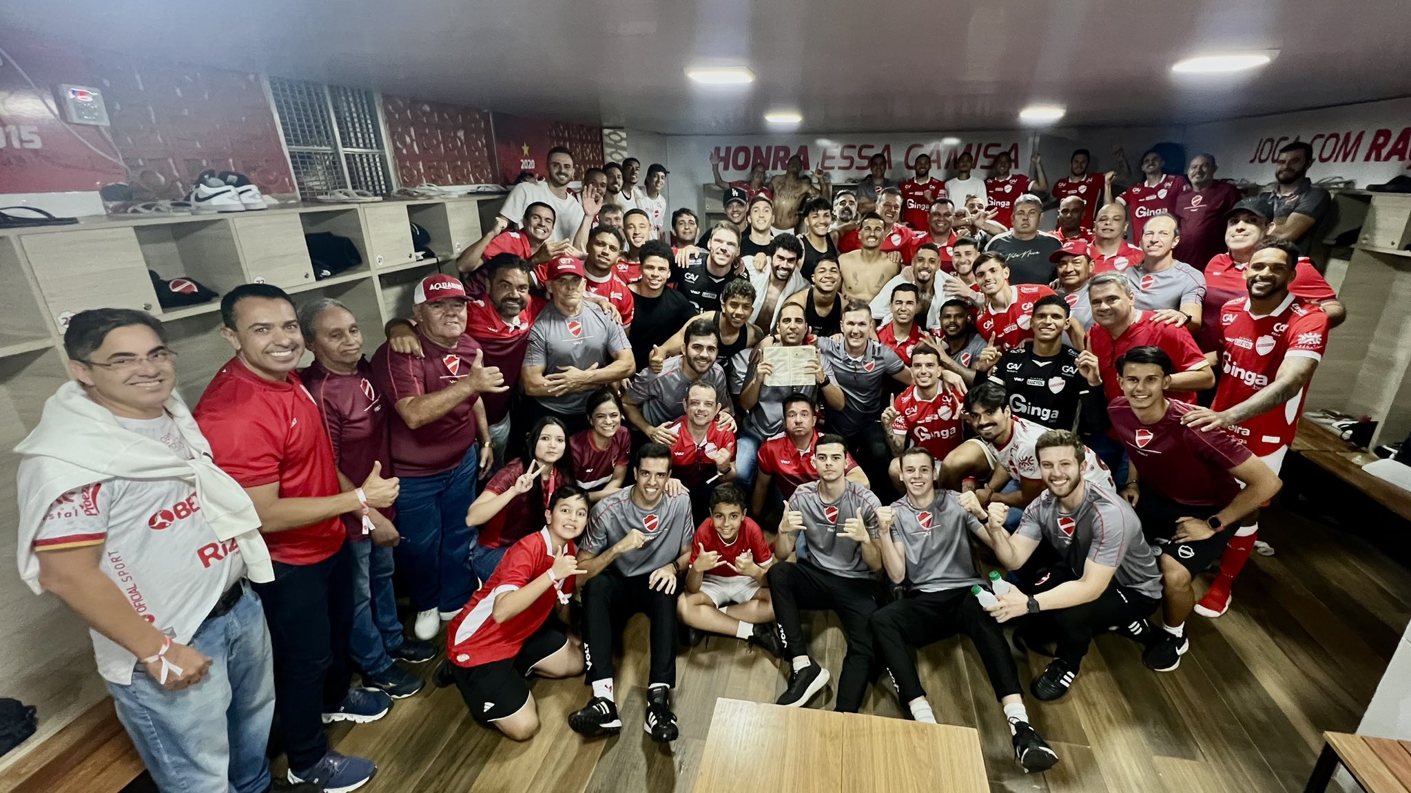 Vila Nova vence Goiás no OBA, tira rival da liderança e fica a um ponto do G4