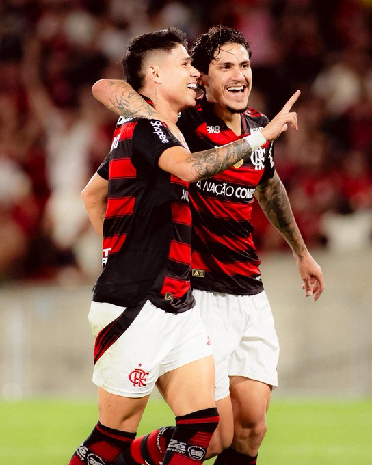 Flamengo joga por música, faz 8 no Vitória e crava recorde no Brasileiro
