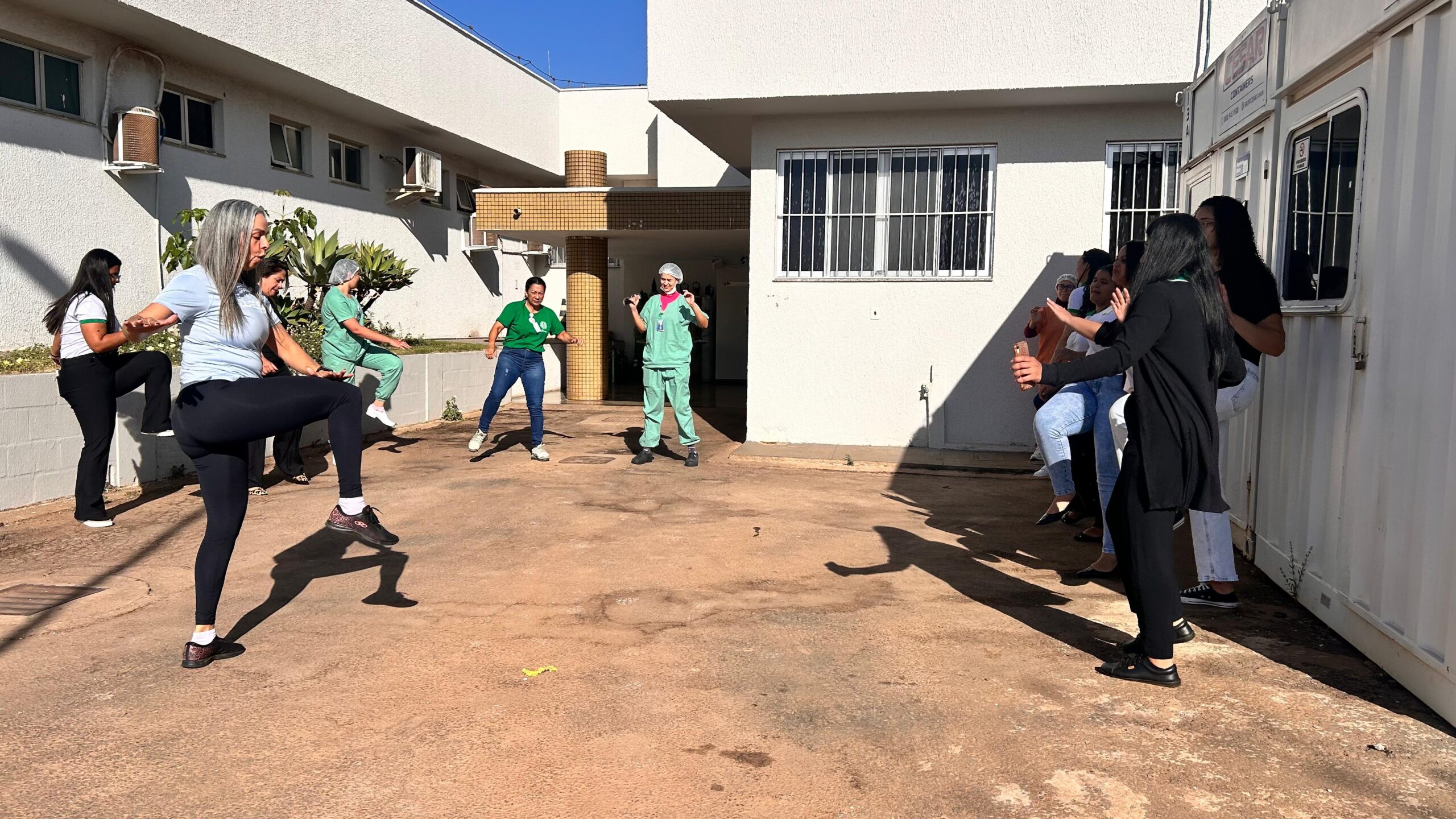 Ginástica laboral reforça cuidado com colaboradores no Heapa