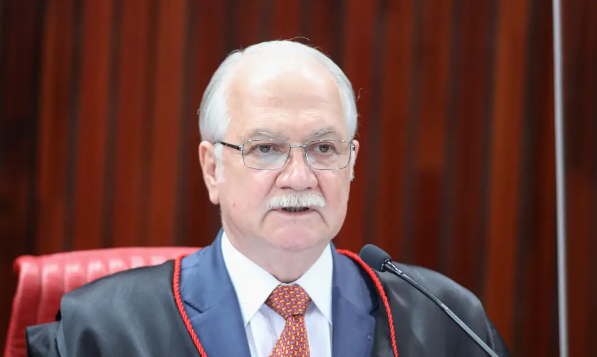 Edson Fachin é eleito por aclamação presidente do STF; Alexandre de Moraes será vice
