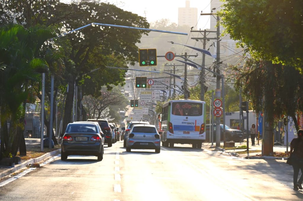 Mabel entrega obras de mobilidade no corredor da Avenida Universitária