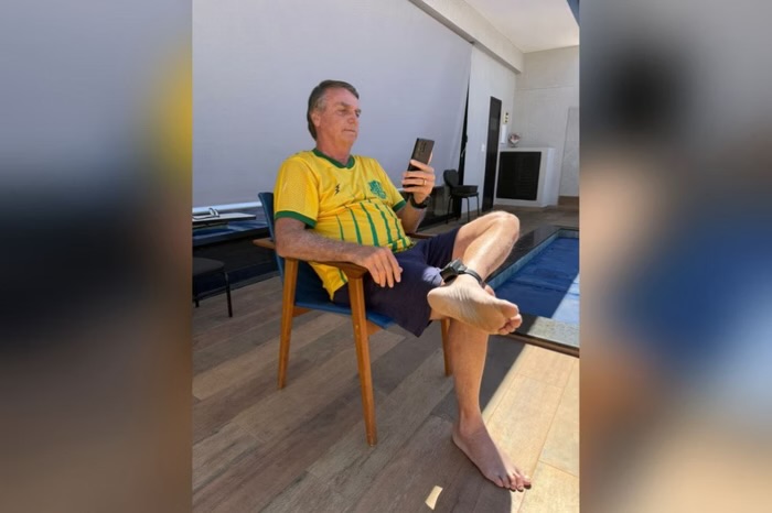Mesmo à distância, Bolsonaro marca presença em ato
