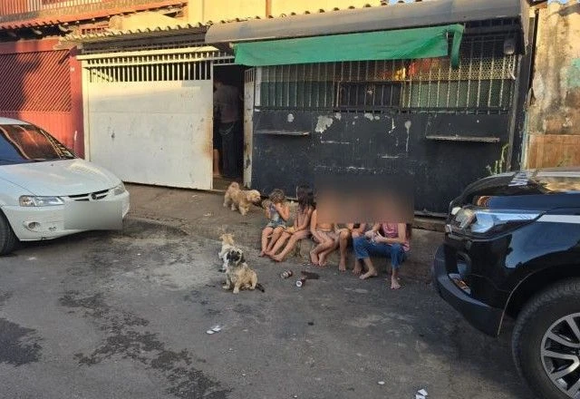Crianças viviam em casa usada como fachada para tráfico de drogas no DF