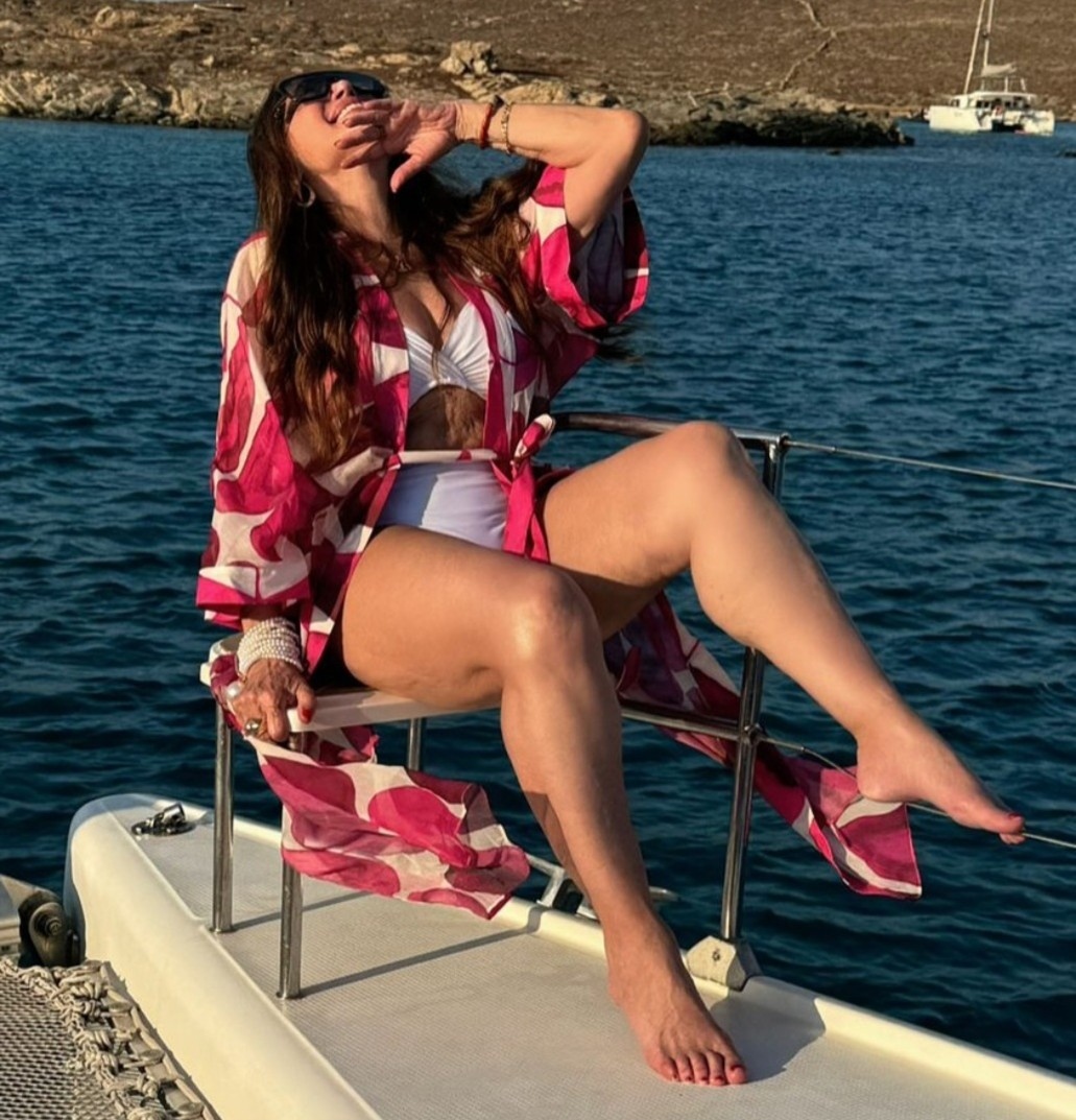 Durante viagem a Grécia, atriz posa de biquíni e celebra aniversário com muito estilo | Foto: Arquivo pessoal/instagran