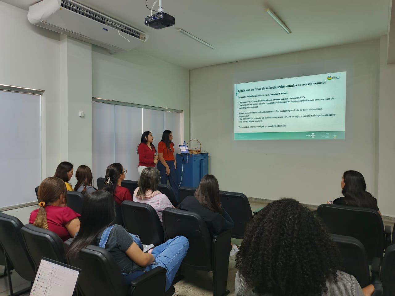 Hel realiza treinamento sobre prevenção de infecção primária de corrente sanguínea