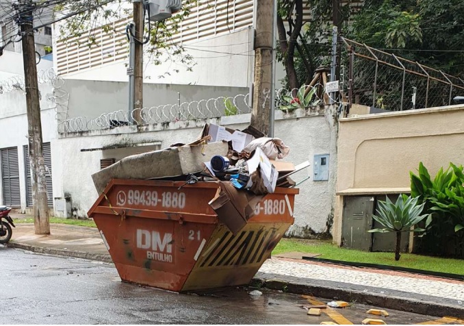 Prefeitura de Goiânia orienta sobre o uso correto das caçambas de entulho