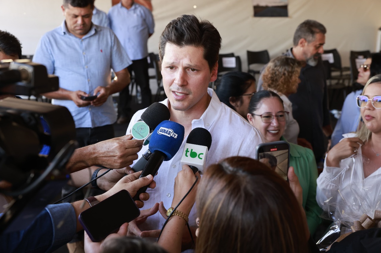 Daniel Vilela assina ordem de serviço da GO-409 e projeta Goiás como líder em infraestrutura no Brasil