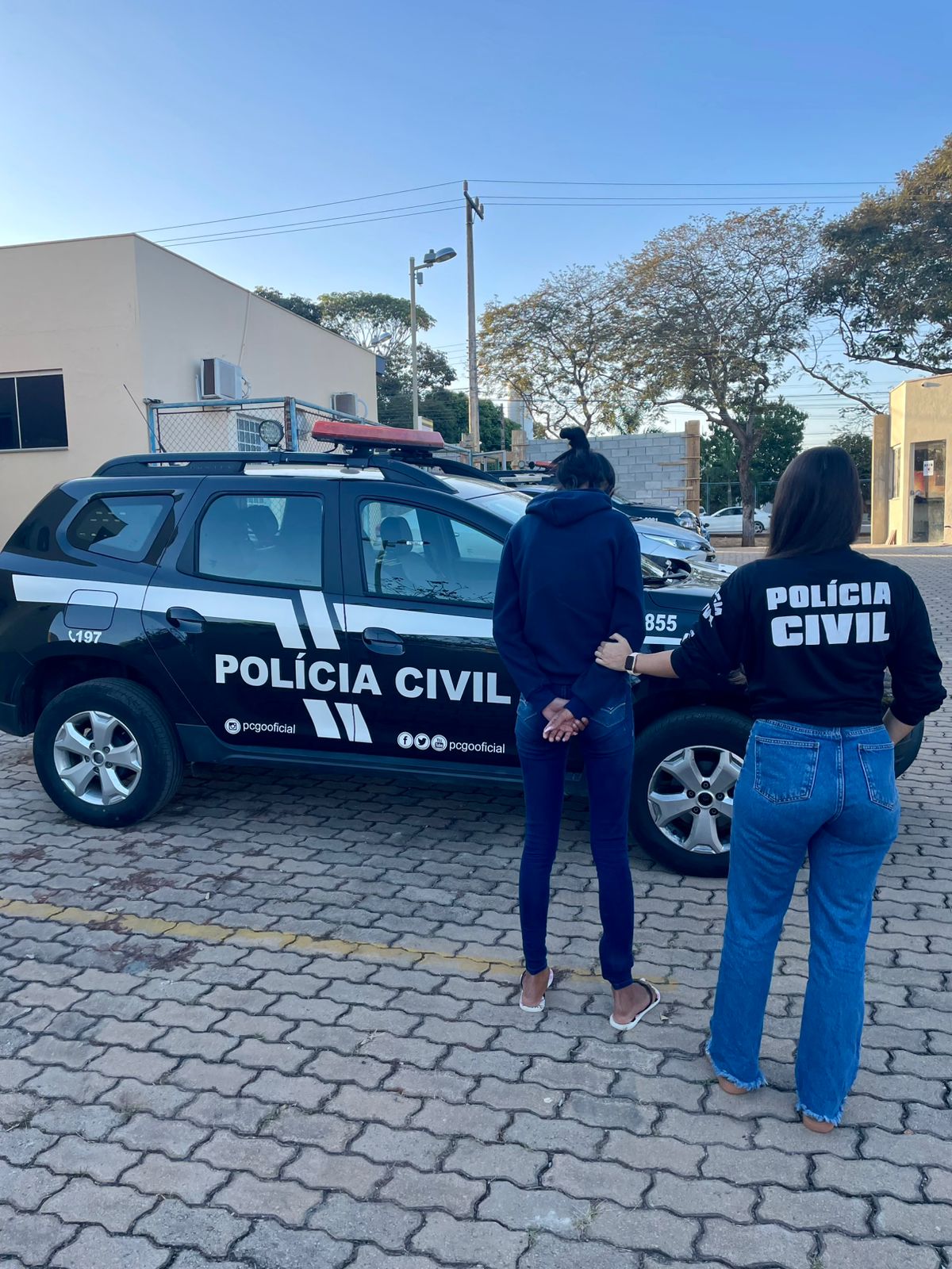 Casal é preso suspeito de extorquir e perseguir idosos