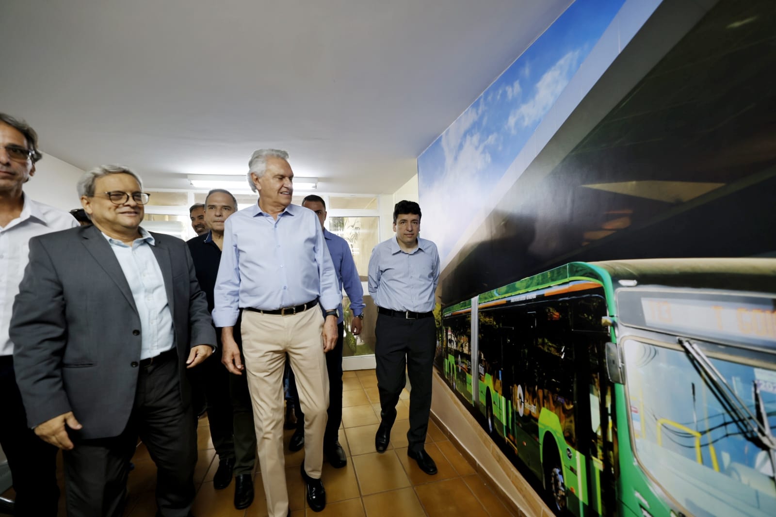 Caiado entrega estações revitalizadas e novos ônibus do BRT Leste-Oeste