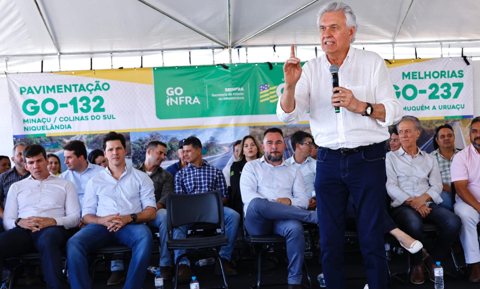 “As obras impossíveis, nosso governo resolveu todas", diz Caiado durante entrega de pavimentação no Norte goiano