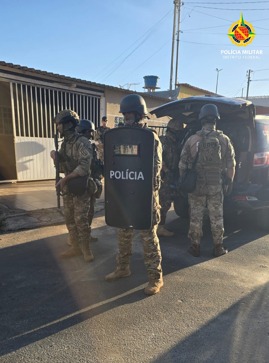 Crianças mantidas em cárcere privado são resgatadas pela polícia
