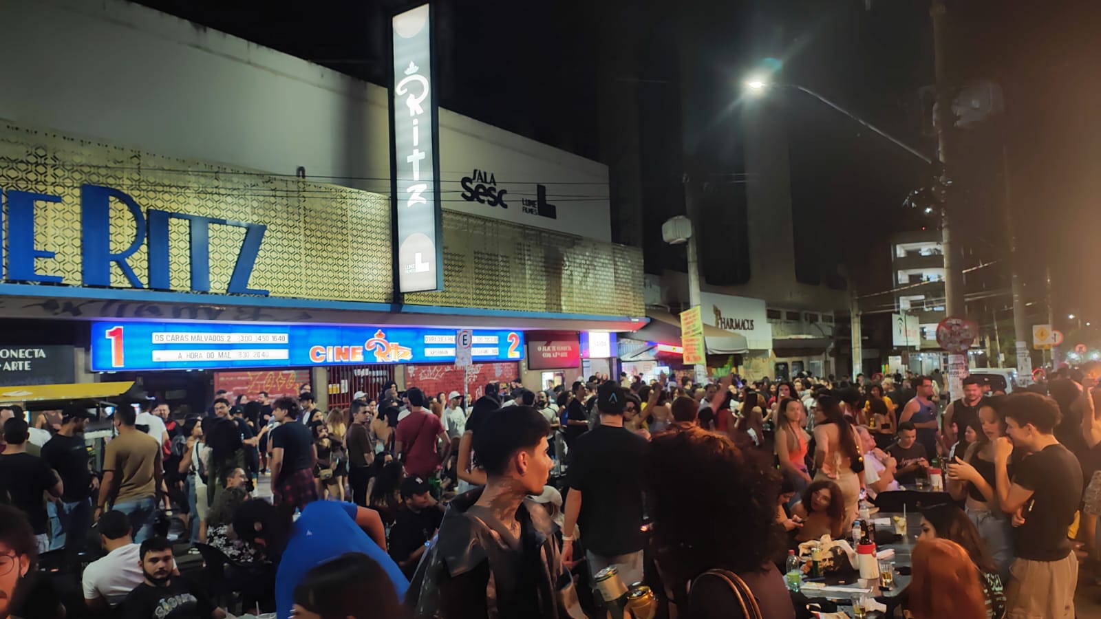 Centro renasce em Goiânia com noite agitada