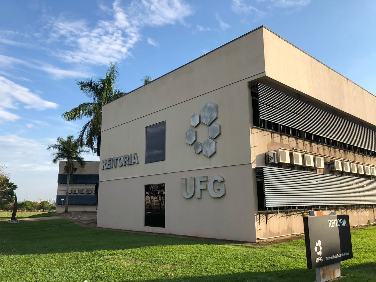 Concurso UFG 2025: 33 vagas para Técnico-Administrativo em Educação com salários de até R$ 4.967,04