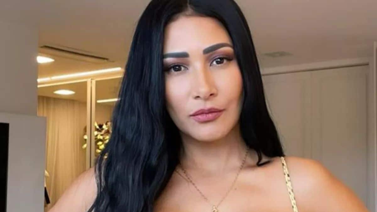 Por engano, Simaria publica foto íntima nas redes sociais e apaga em seguida