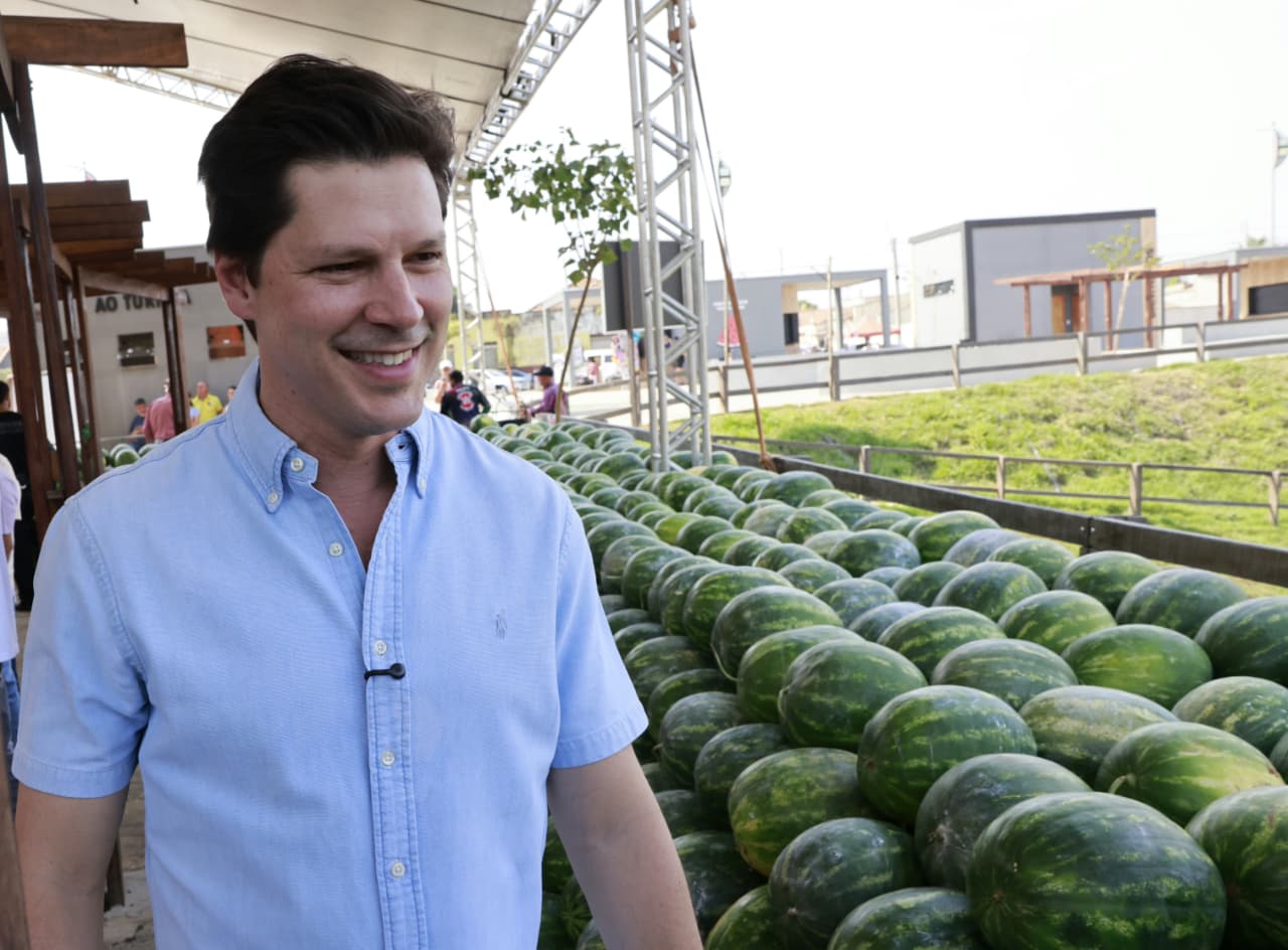Daniel Vilela celebra tradição e produção agrícola na Festa da Melancia em Uruana