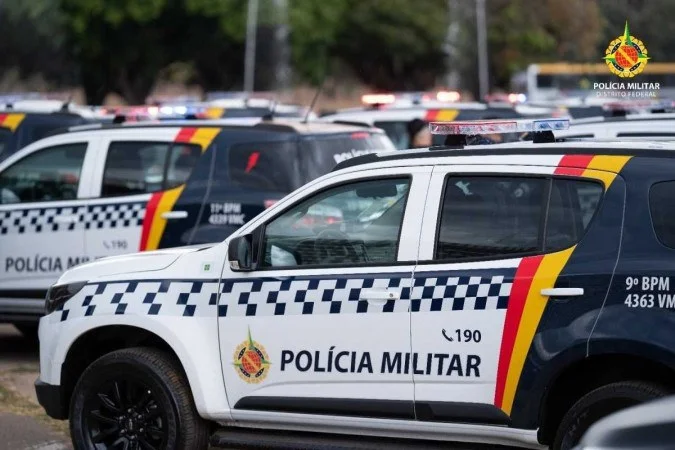 Homem é preso após ameaçar mãe e policiais