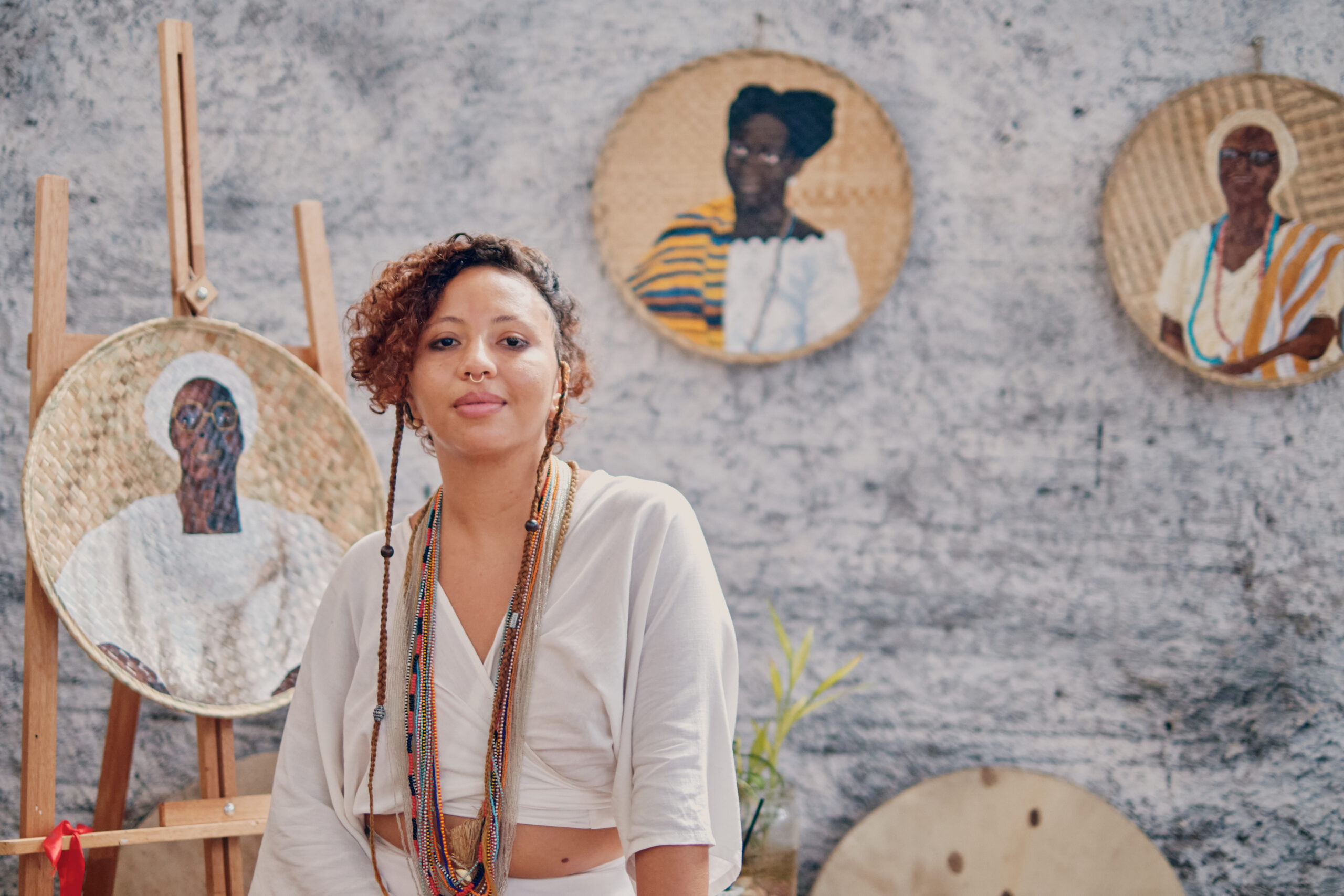 Artista goiana leva memória e resistência preta a galeria do Rio