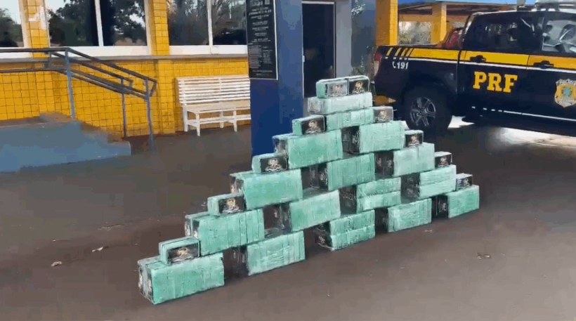 PRF apreende 330 kg de cocaína em caminhões em Jataí e prende dois motoristas