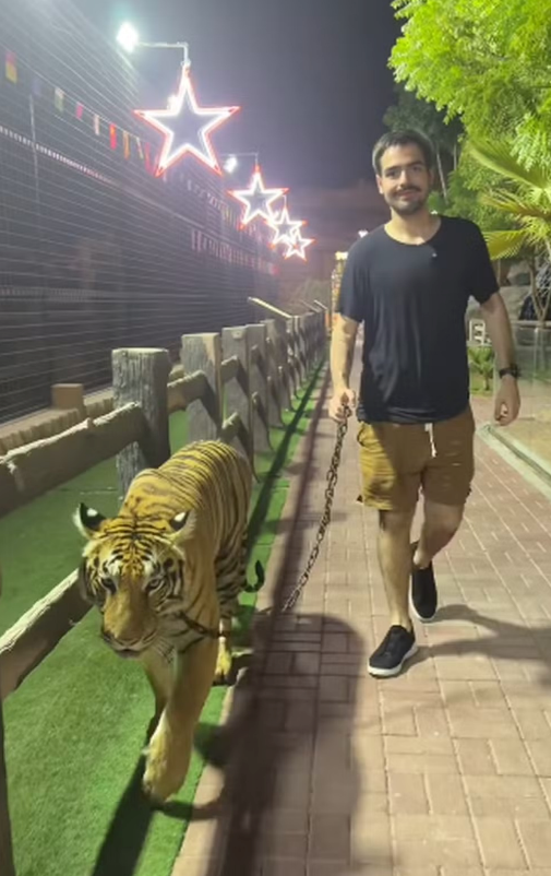 João Silva surpreende ao aparecer com tigre em passeio nos Emirados Árabes