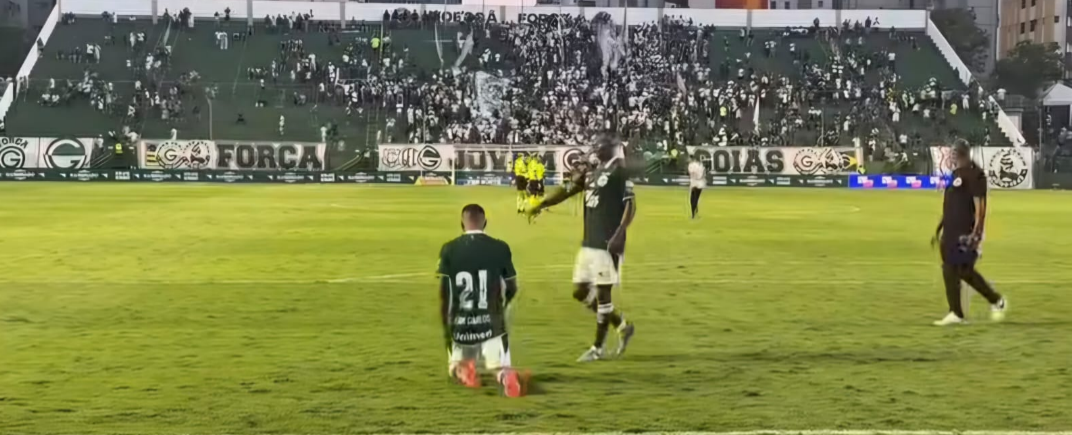Jean Carlos brilha, Goiás bate Paysandu no final e dorme na liderança da Série B