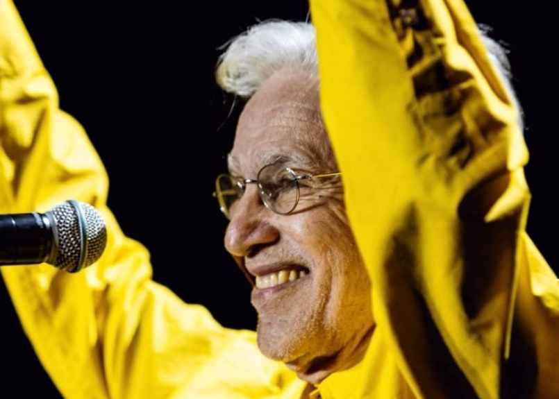 Chico, Caetano e Gil fazem show em Copacabana contra PEC da Blindagem e Anistia