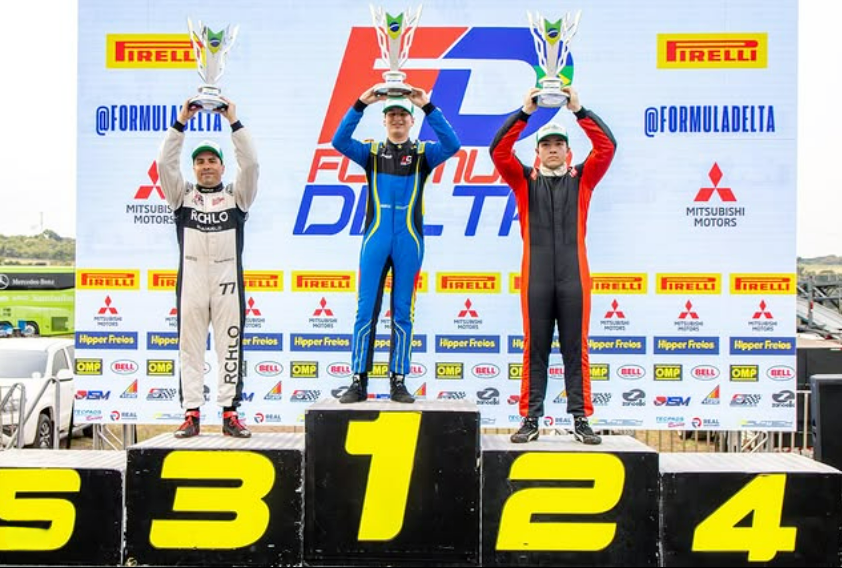 Goiano Alexandre Lousa vence na 5ª etapa da Fórmula Delta em Cascavel-PR