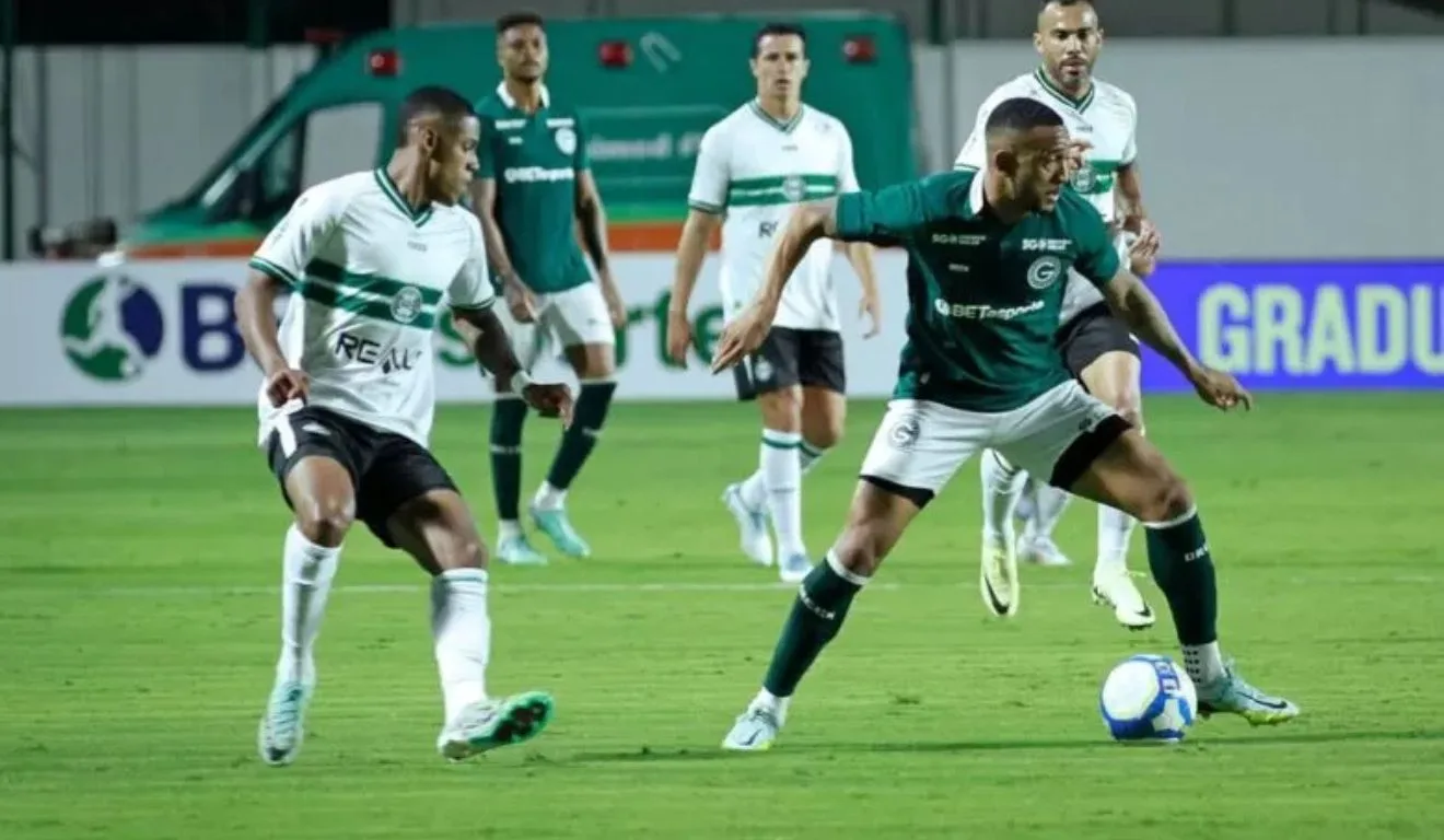 Goiás e Coritiba duelam nesta noite pela liderança da Série B no Couto Pereira