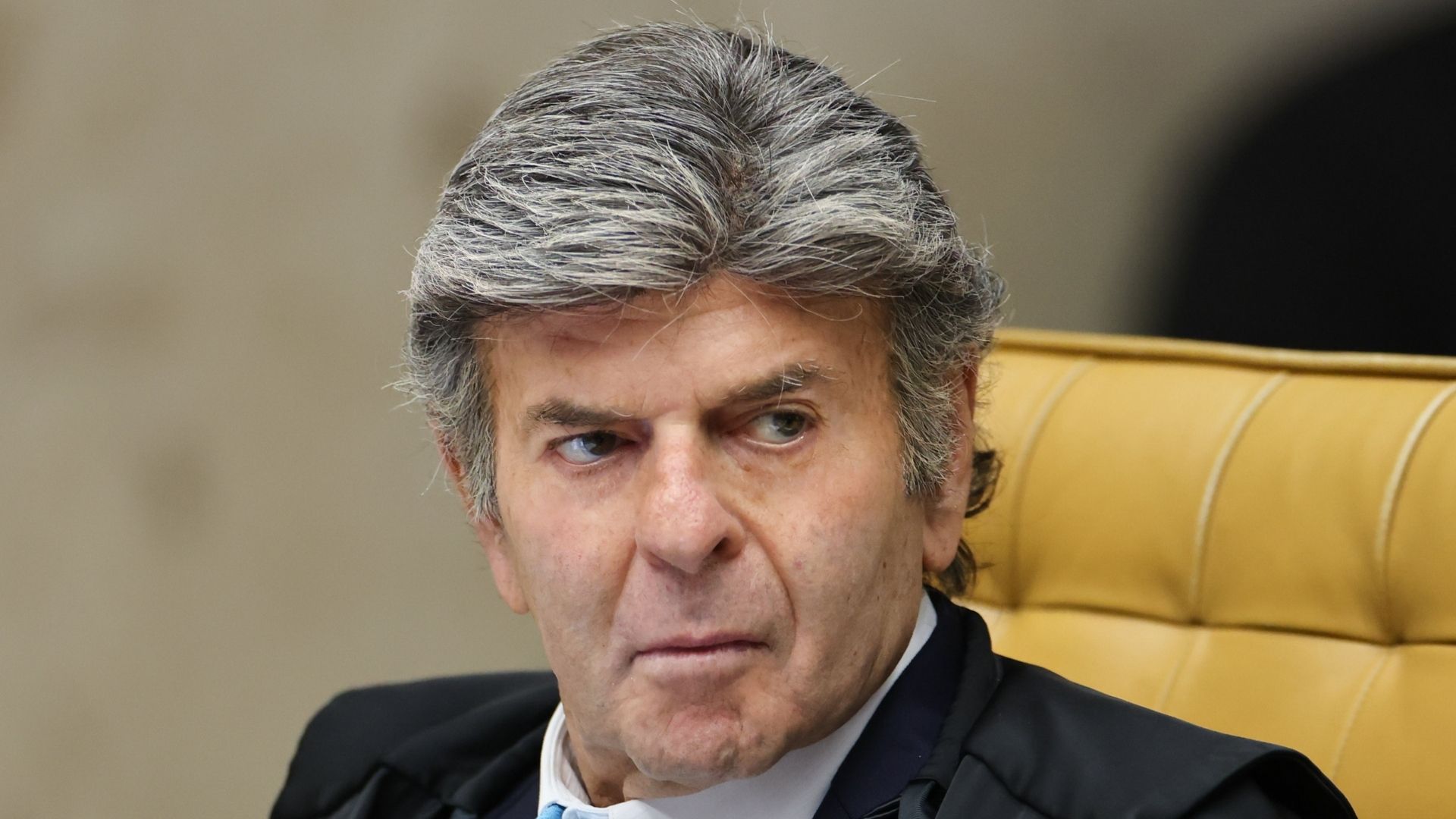 Fux interrompe Moraes em julgamento e clima esquenta