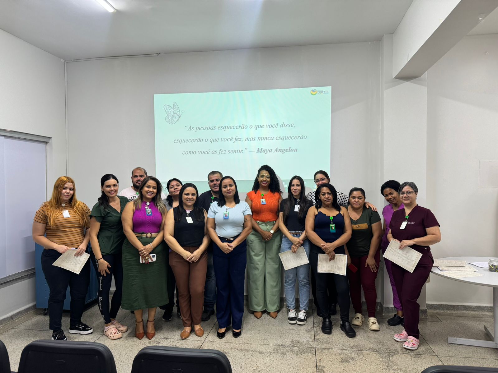 Colaboradores do HEL participam de treinamento sobre suporte emocional